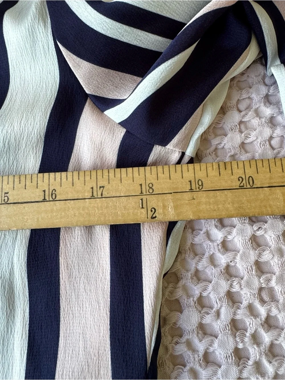 Express Portofino Blouse Striped Ruffle-Trim Button Front S Blush &Navy Preowned